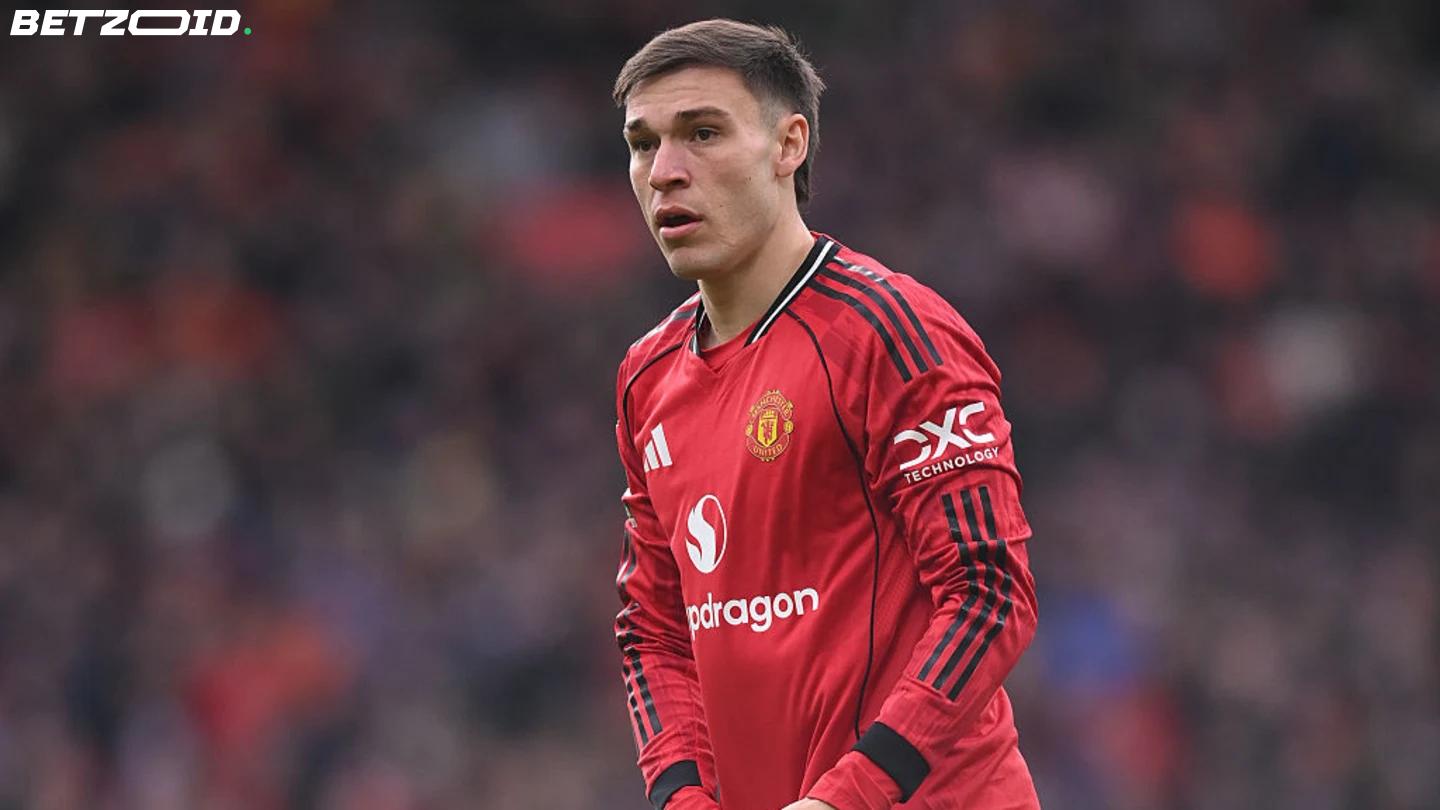 Manchester United Consider Shea Charles as Budget-Friendly Ugarte Alternative